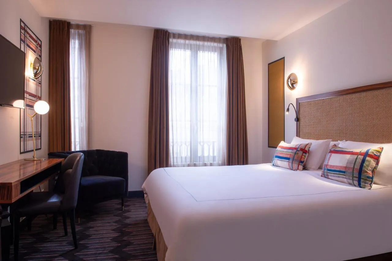 Mom'Art Hotel Paris