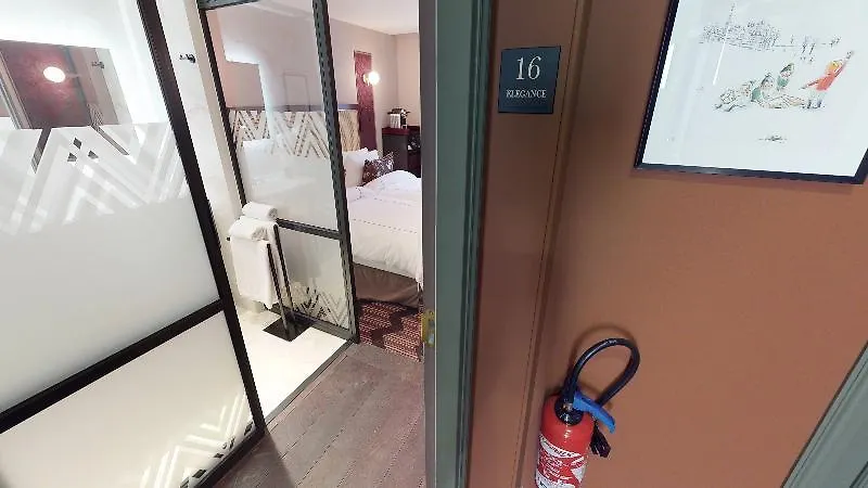 Mom'Art Hotel Paris