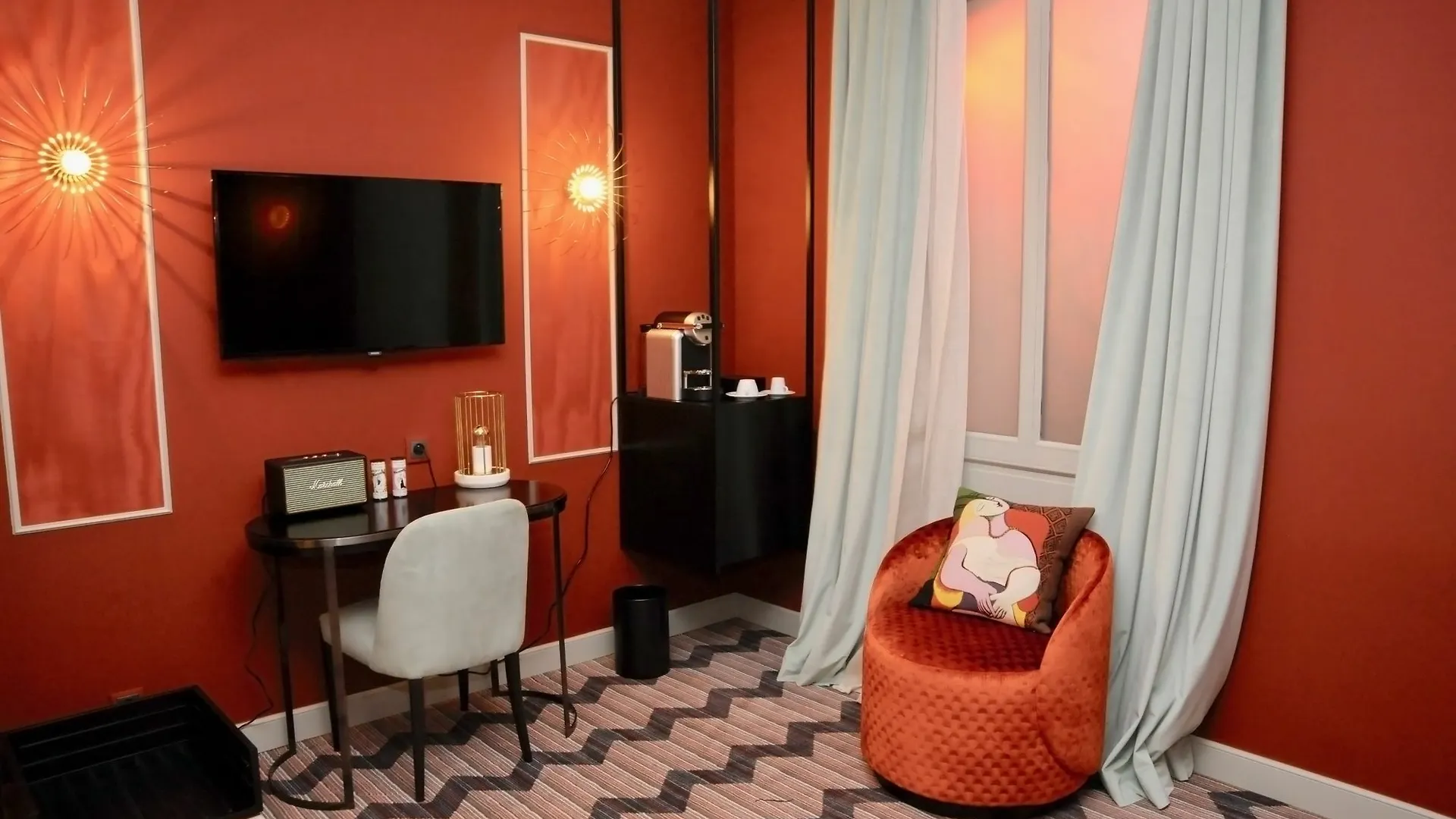 Mom'Art Hotel Paris