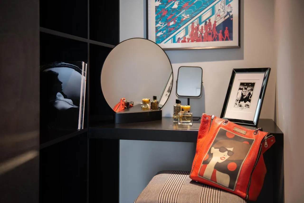 Mom'Art Hotel Paris 4*,