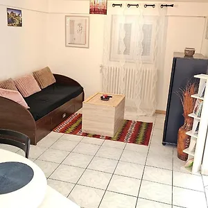 https://3-rue-maurice-utrillo.hotels-rhonealpes.com
