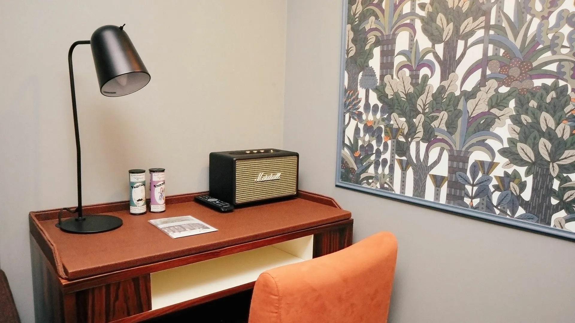 Mom'Art Hotel Paris 4*,