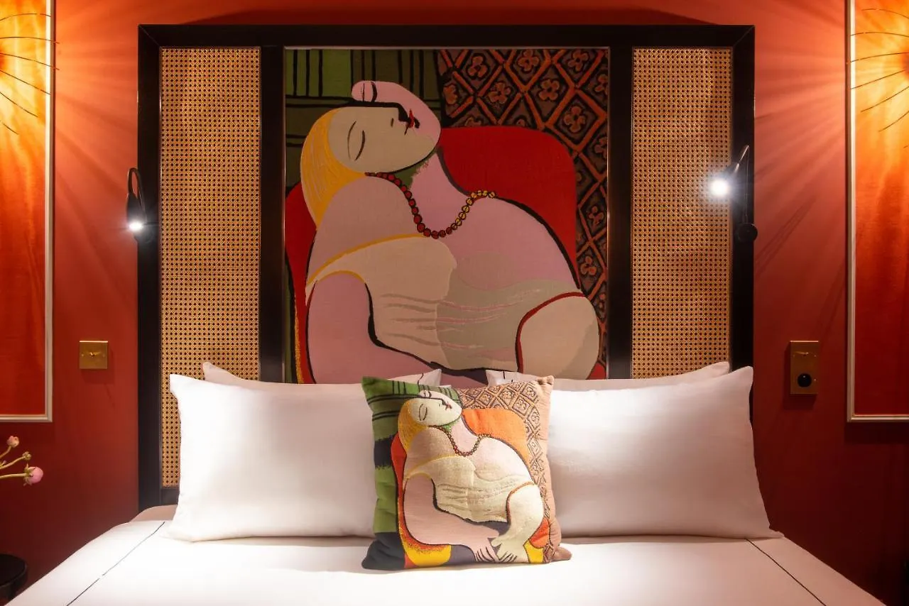 Mom'Art Hotel Paris