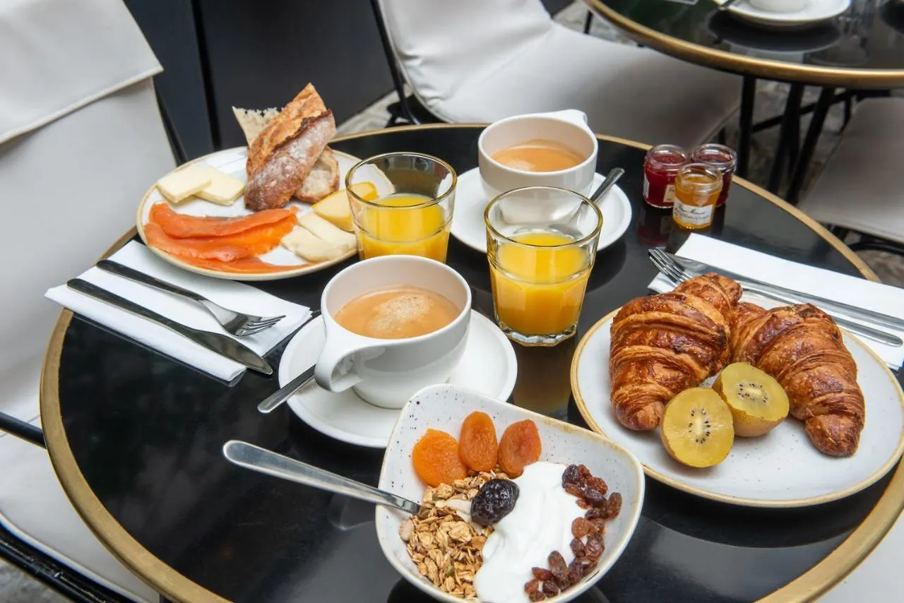 Mom'Art Hotel Paris 4*,