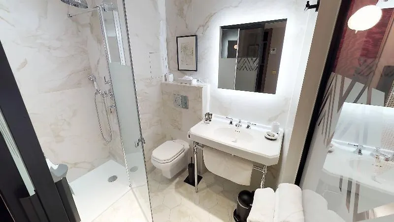 Mom'Art Hotel Paris 4*,
