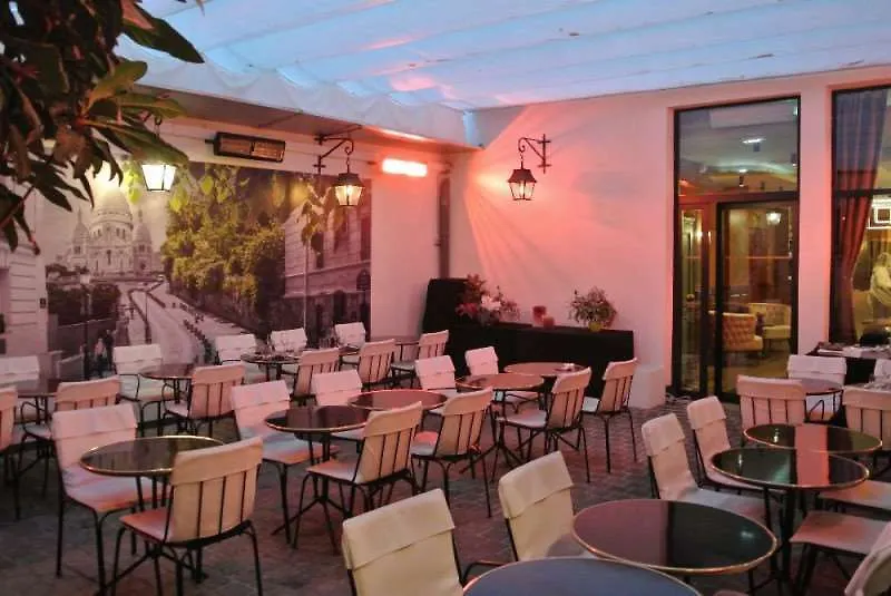 Mom'Art Hotel Paris 4*,